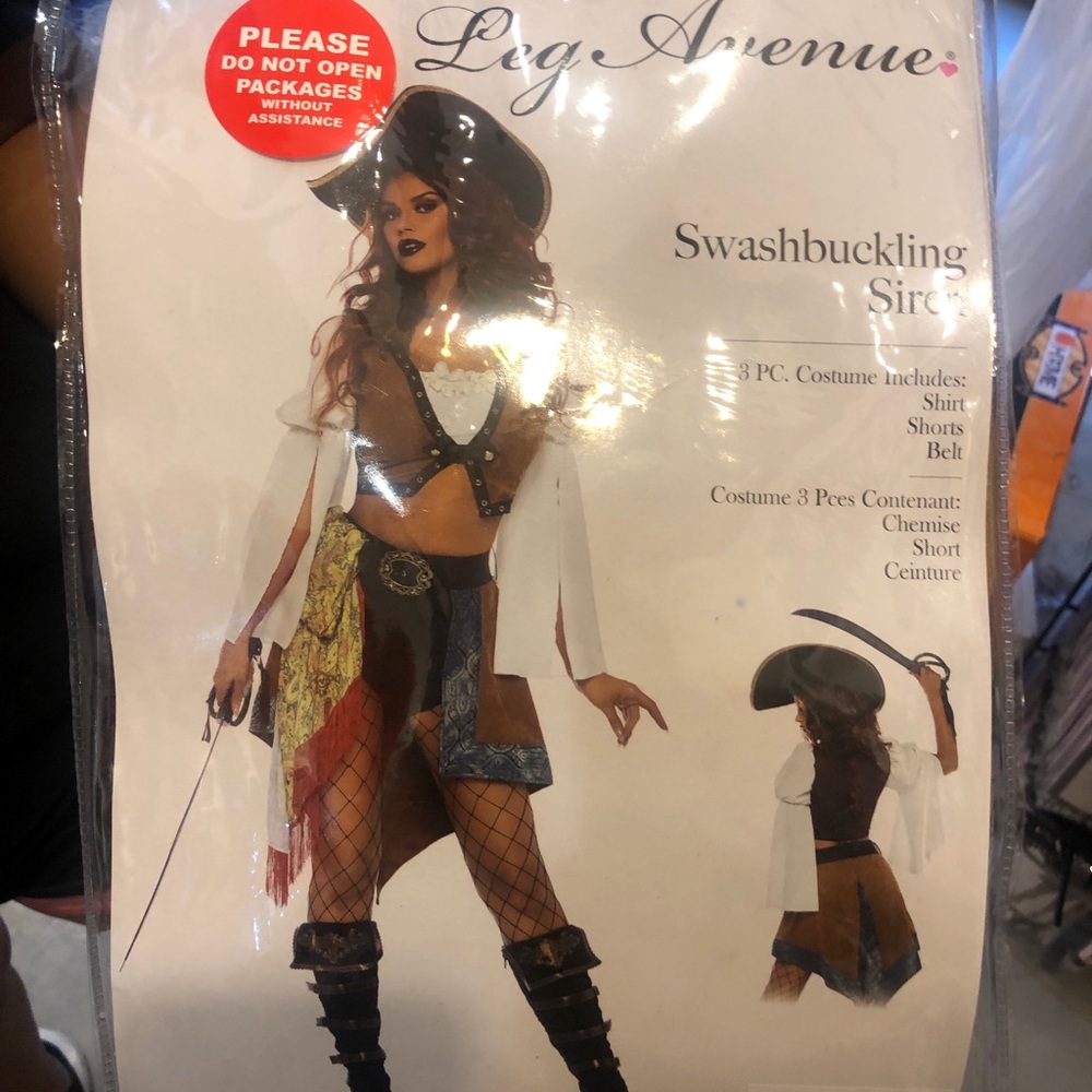 Leg Avenue women’s pirate costume size M